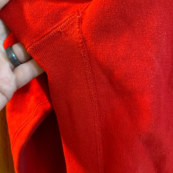 1990 vintage University of Arizona champion brand quilted A red sweatshirt. - Picture 7 of 9